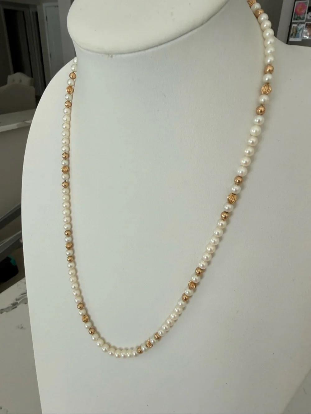 Classic Pearl necklace w/ Gold Beads - Picture 13 of 16